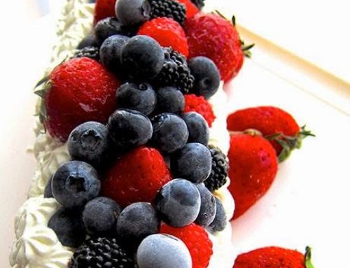 Strawberry swiss roll with homemade nutella filling – by Victoria Moon Kua